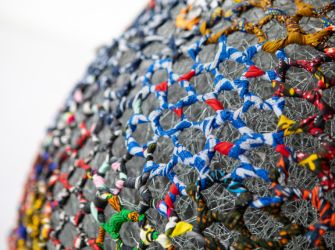 Oeuvre de Mélissa Sira Traoré, artiste plasticienne à l'Usine de Poet Laval