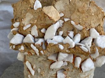 Oeuvre de Sandra Suarez, artiste céramique à l'Usine de Poet Laval